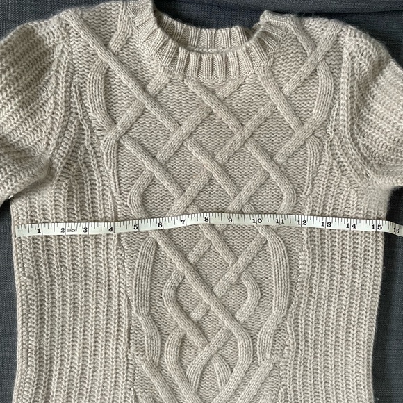 Tahari Cashmere Sweater - Picture 3 of 3